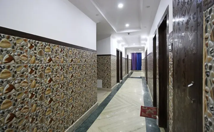 Катра: Hotel JMK International