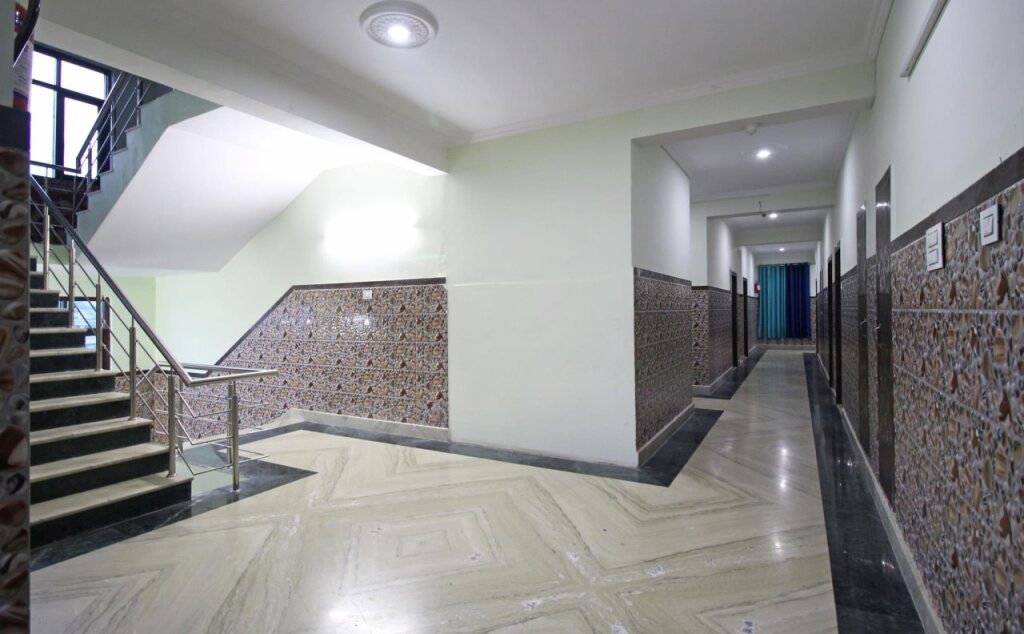 Катра: Hotel JMK International
