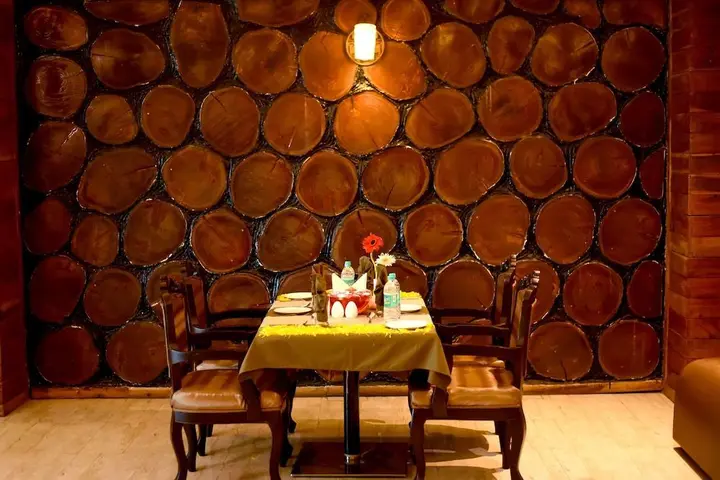 Чакан: Hotel Stonarc