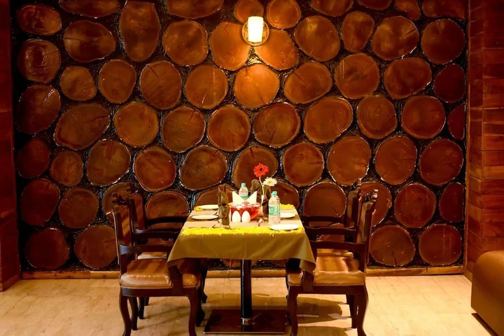 Чакан: Hotel Stonarc