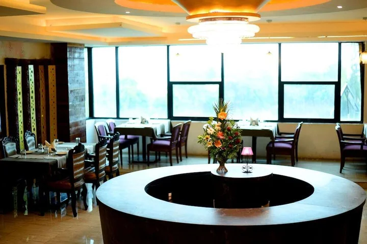 Чакан: Hotel Stonarc
