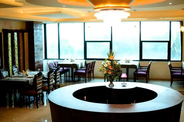 Чакан: Hotel Stonarc