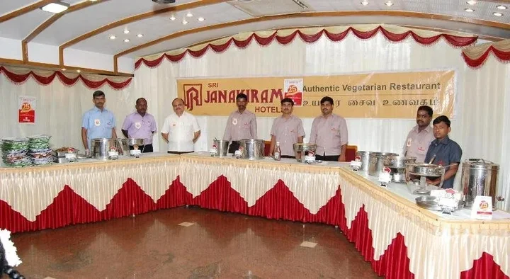 Маниячи: Sri Janakiram Hotels