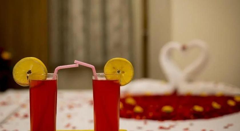Маниячи: Sri Janakiram Hotels
