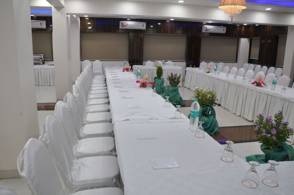 Savera A Business Luxury Hotel — фото 1