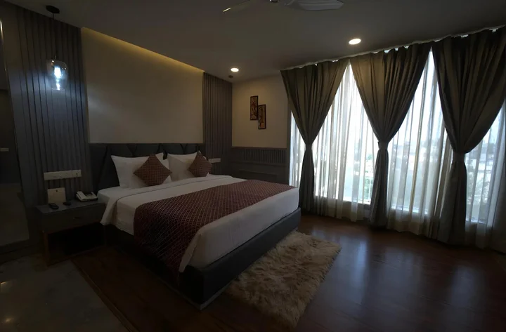 Дехрадун: Hotel JSR Continental