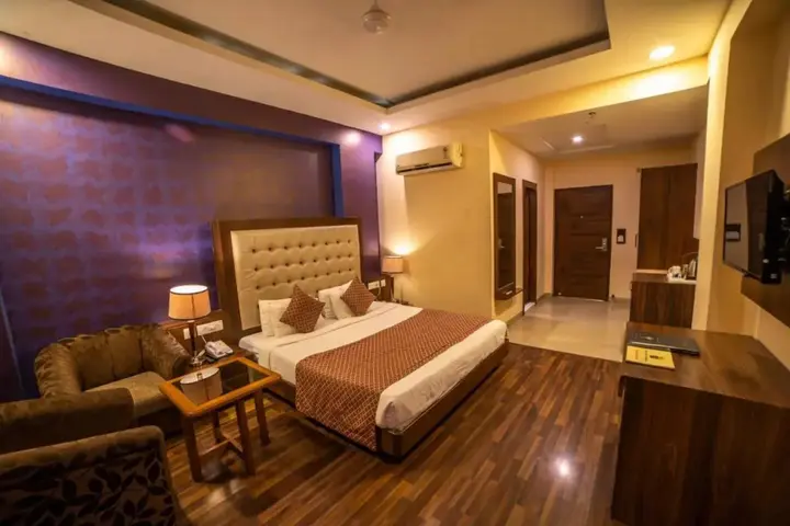 Дехрадун: Hotel JSR Continental