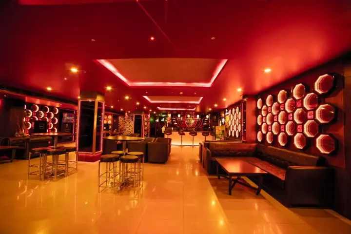 Дехрадун: Hotel JSR Continental