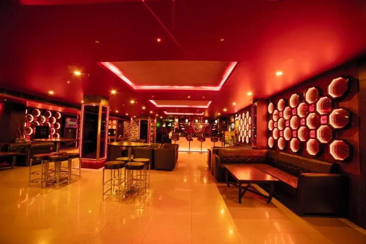 Дехрадун: Hotel JSR Continental