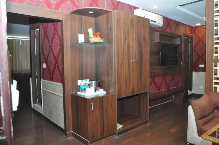Дехрадун: Hotel JSR Continental