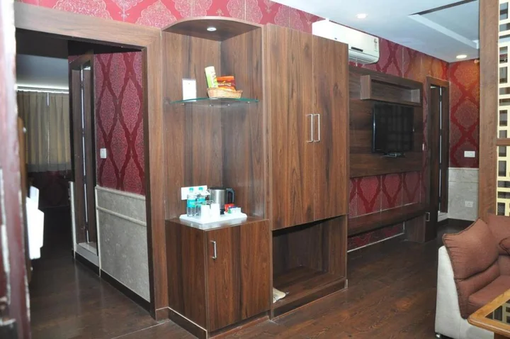 Дехрадун: Hotel JSR Continental