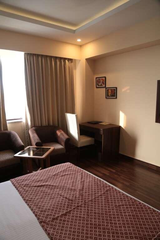 Дехрадун: Hotel JSR Continental