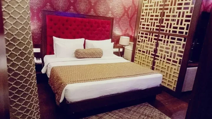 Дехрадун: Hotel JSR Continental