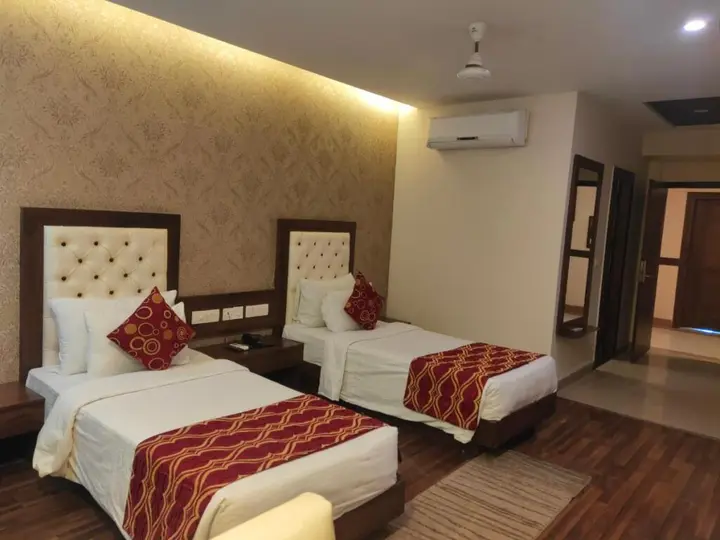 Дехрадун: Hotel JSR Continental