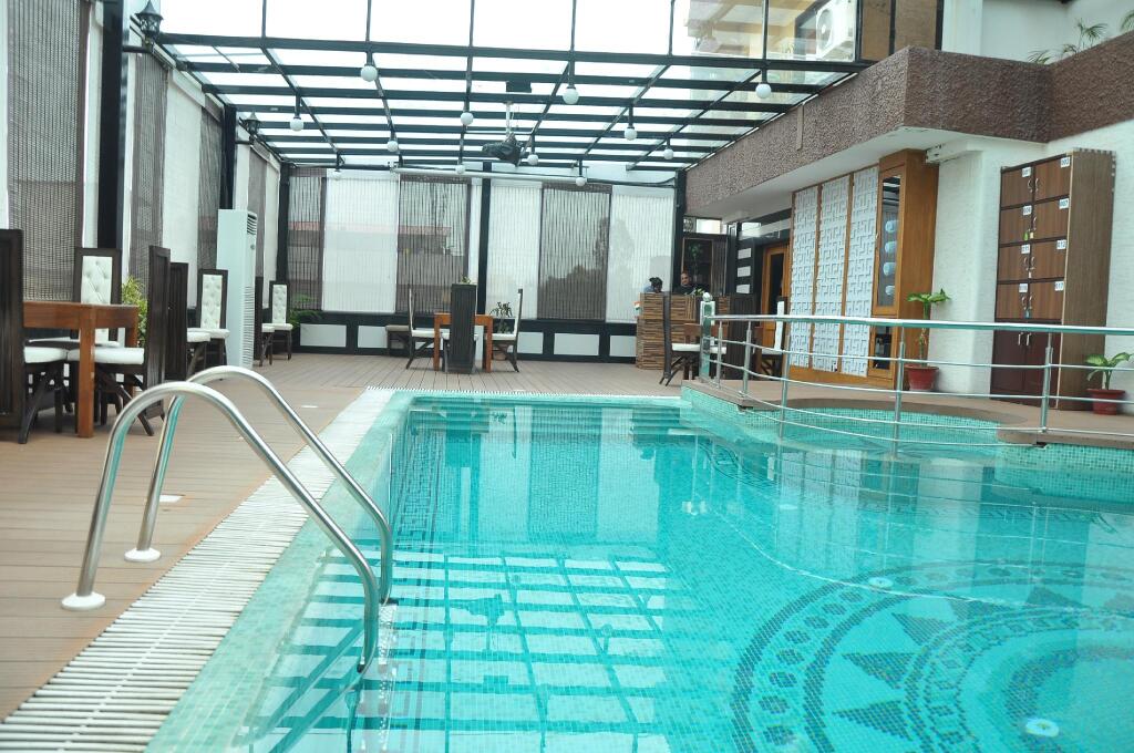 Дехрадун: Hotel JSR Continental