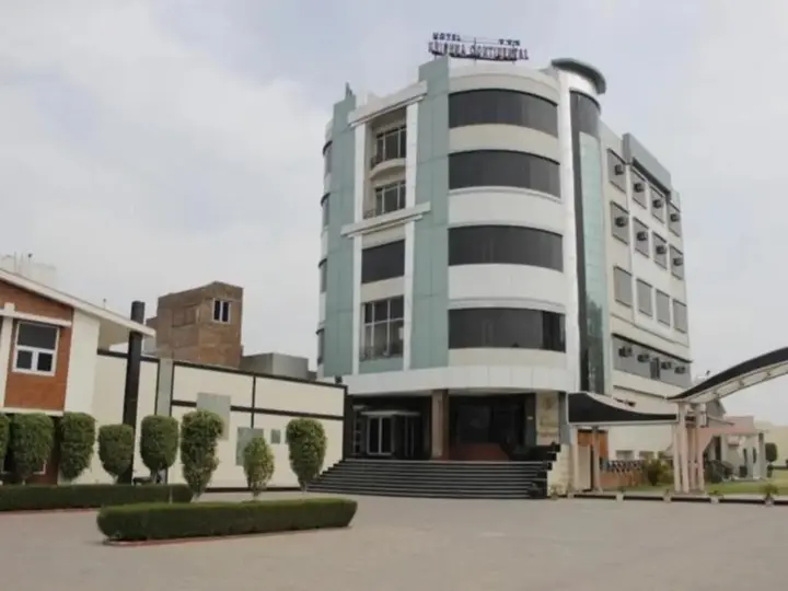 Батхинда: Hotel Krishna Continental