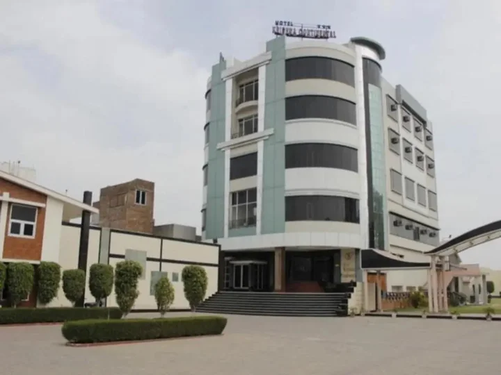 Батхинда: Hotel Krishna Continental