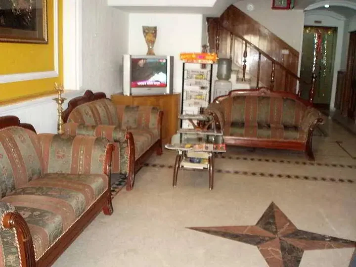 Нью-Дели: OYO 8505 Hotel Ashu Palace
