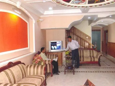 Нью-Дели: OYO 8505 Hotel Ashu Palace