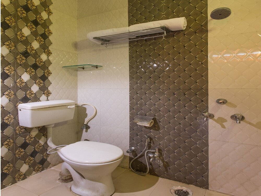 Удджайн: OYO 2942 Hotel Suryodaya