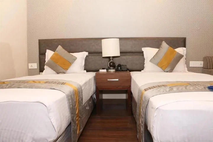 Лудхиана: Hotel Lamellz
