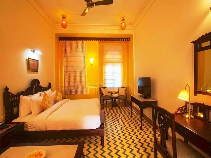 Джайпур: Grand Uniara