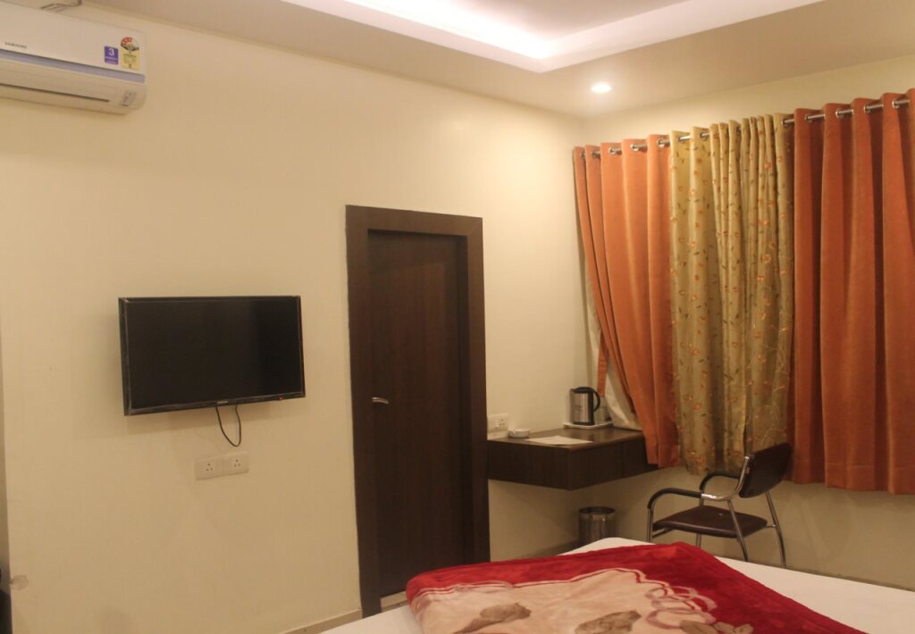 Наинитал: Hotel Surya