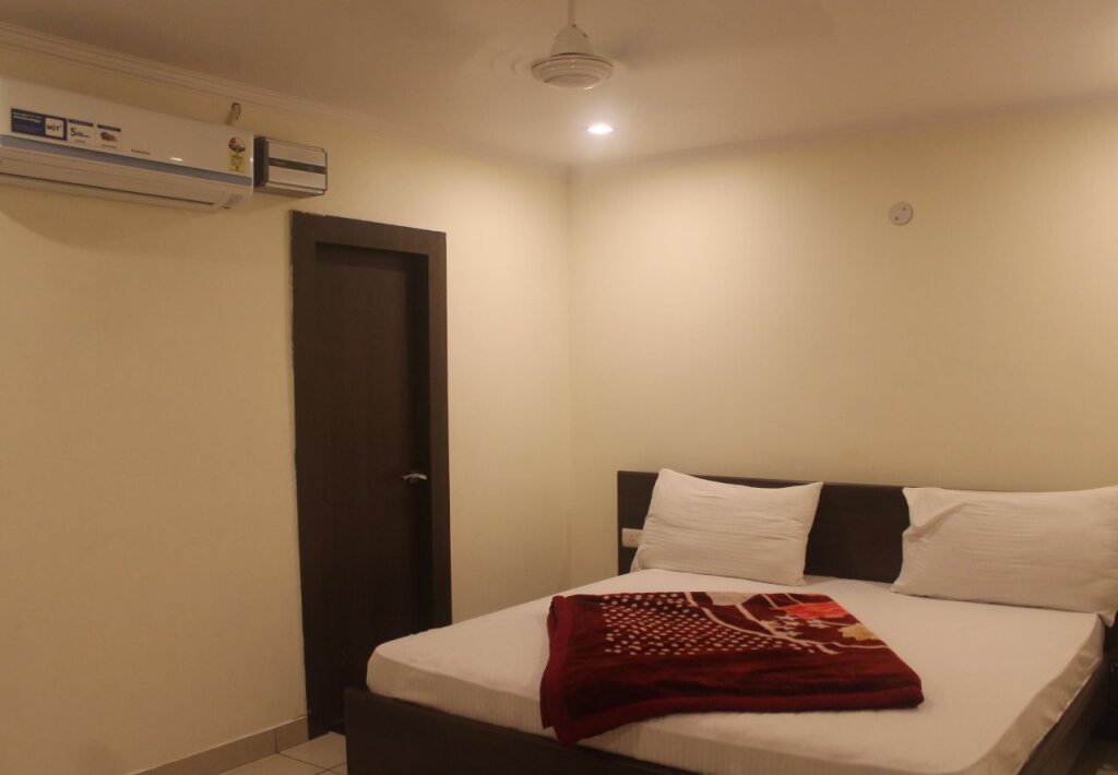Наинитал: Hotel Surya