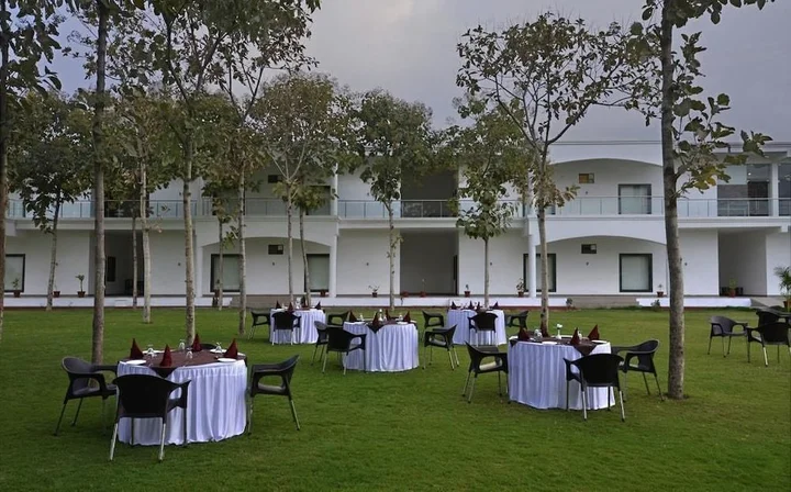 Читторгарх: The Elegance Resort