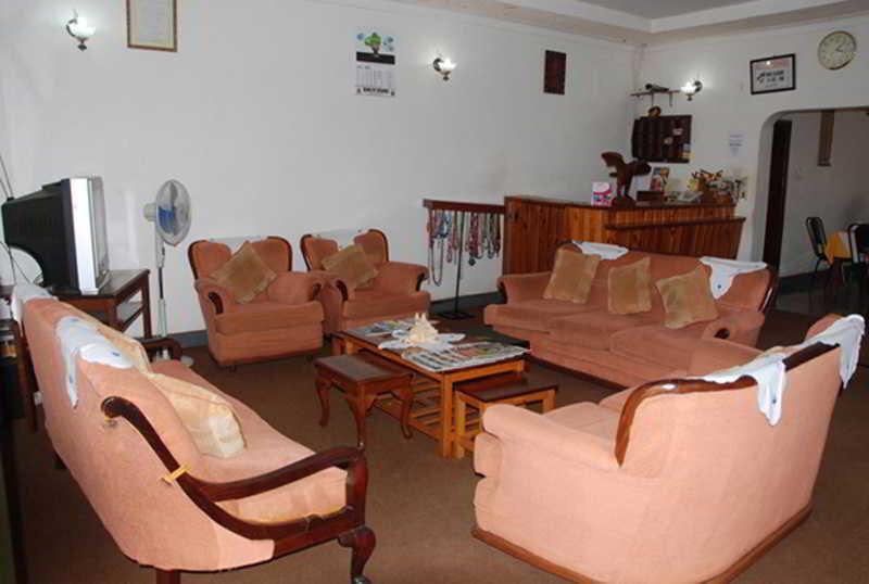 Нью-Дели: Centra Inn
