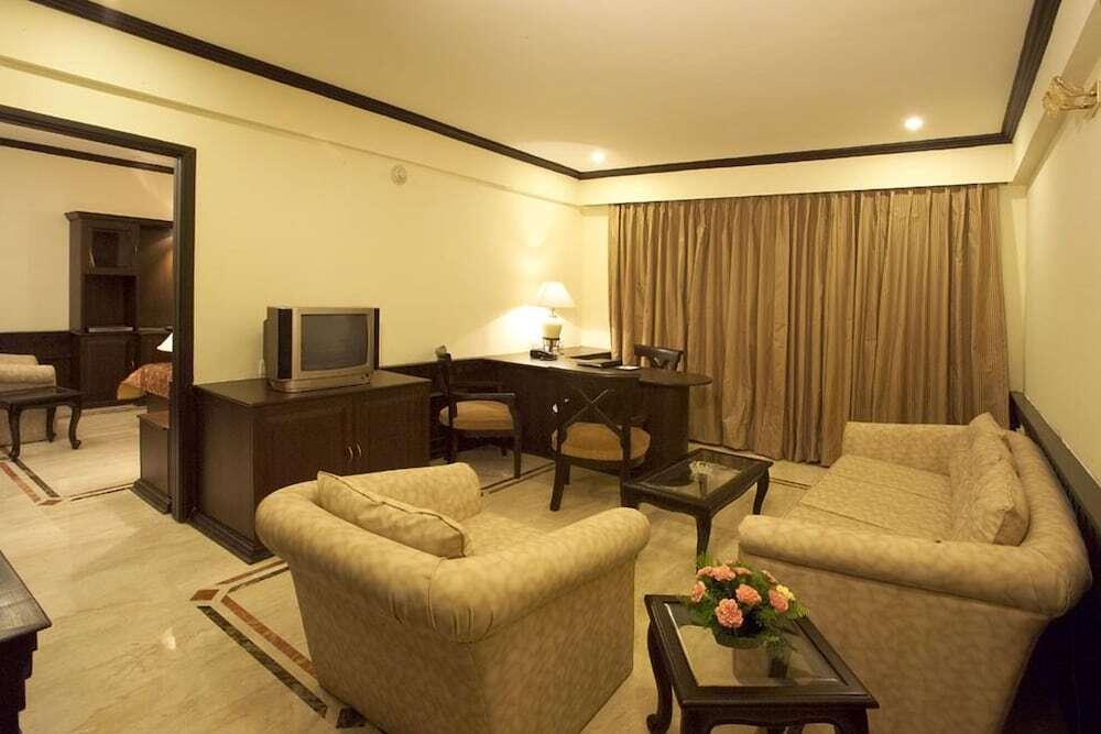 Парадип: Empires Hotel Paradip