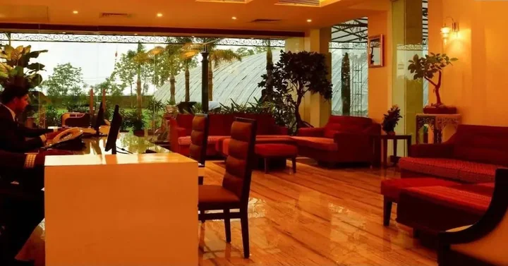 Райпур: Hotel Shamrock Greens