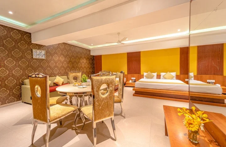 Райпур: Hotel Shamrock Greens