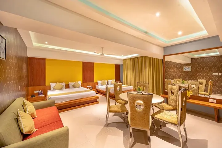 Райпур: Hotel Shamrock Greens