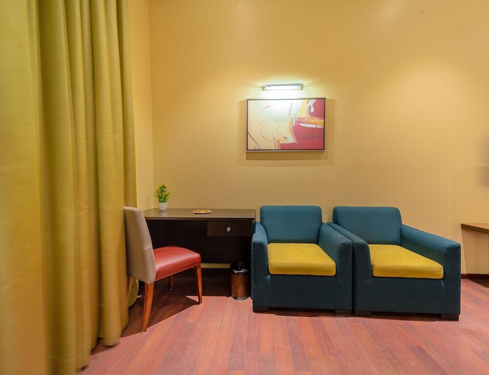 Райпур: Hotel Shamrock Greens