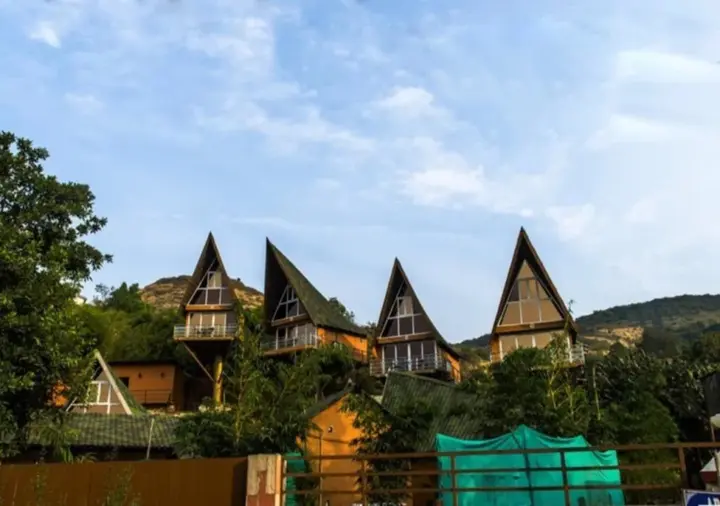 Лонавала: Rumourss Sky Villa and Resort