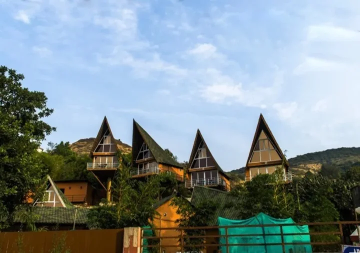 Лонавала: Rumourss Sky Villa and Resort