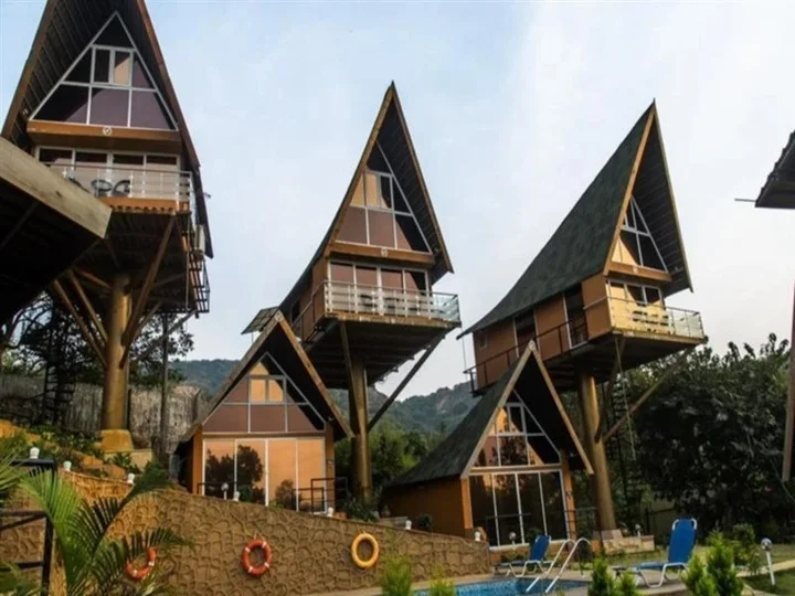 Лонавала: Rumourss Sky Villa and Resort