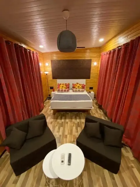 Лонавала: Rumourss Sky Villa and Resort