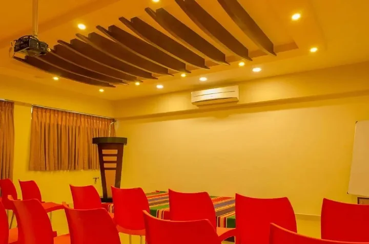 Эроде: Kohinoor Hotels