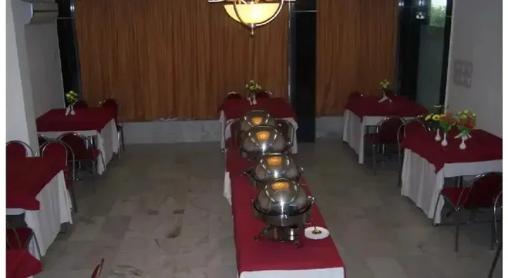Патна: Hotel Laavish