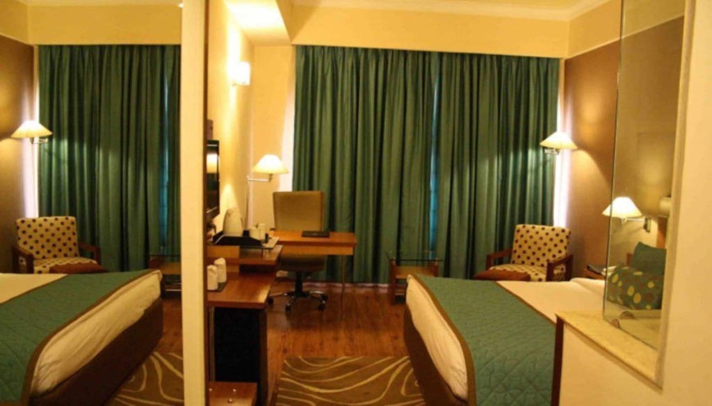 Канпур: The Landmark Hotel