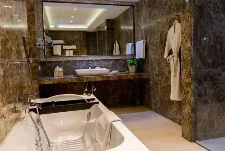 Канпур: The Landmark Hotel