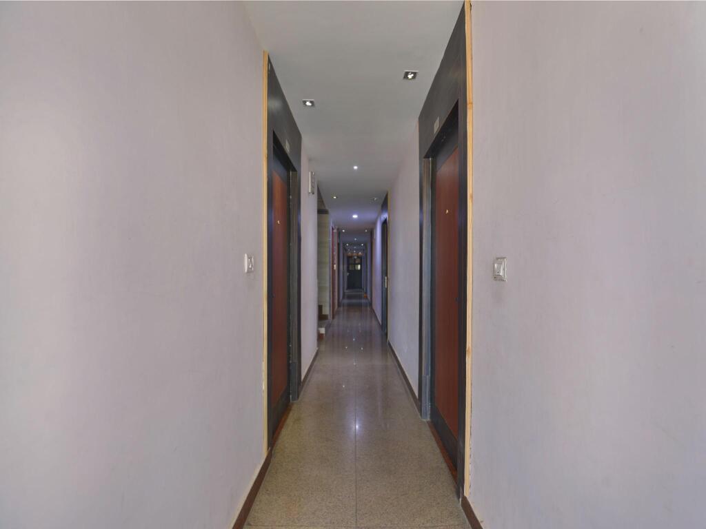 Агра: OYO 5539 Merit Hotel