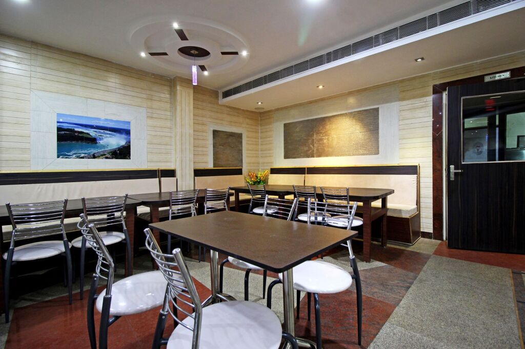 Агра: OYO 5539 Merit Hotel