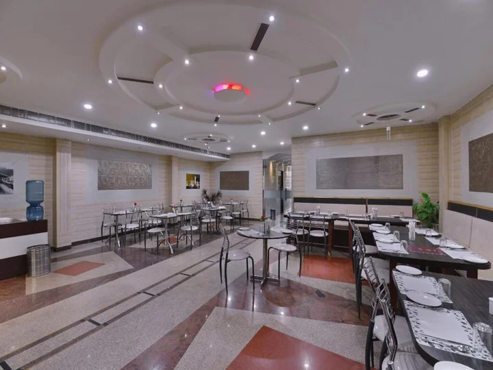 Агра: OYO 5539 Merit Hotel