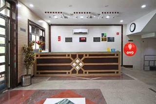 Агра: OYO 5539 Merit Hotel