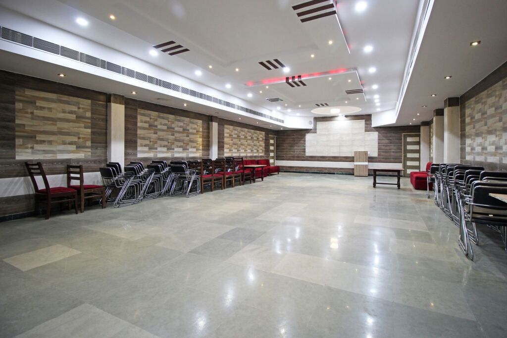 Агра: OYO 5539 Merit Hotel