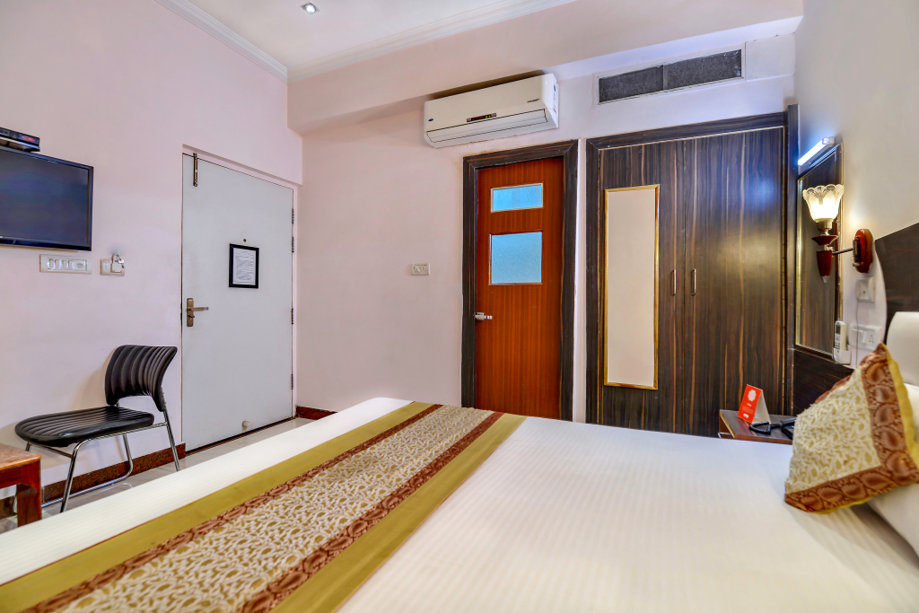 Агра: OYO 5539 Merit Hotel