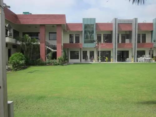 Амбала: Amrapali Tourist Resort